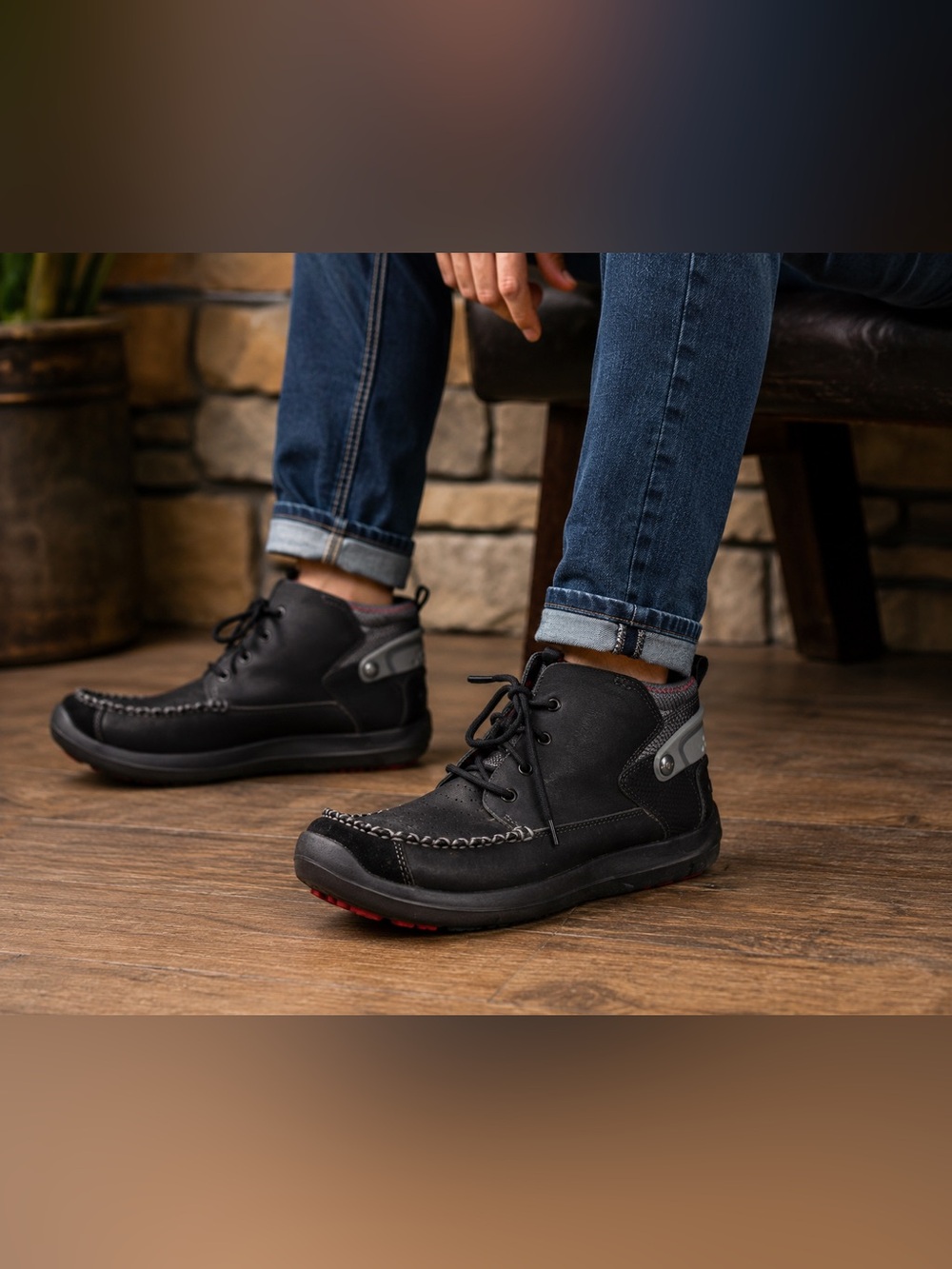 Crocs Men’s Linden Boot Black Leather Lace-Up Chukka Size 12